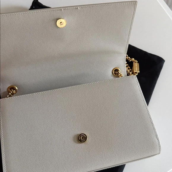 YSL WHITE KATE MEDIUM IN GRAIN DE POUDRE EMBOSSED LEATHER - Picture 8 of 9